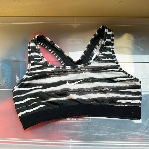 Nike Dri Fit Black and White Women’s Sports Bra size small - Picture 1 of 3
